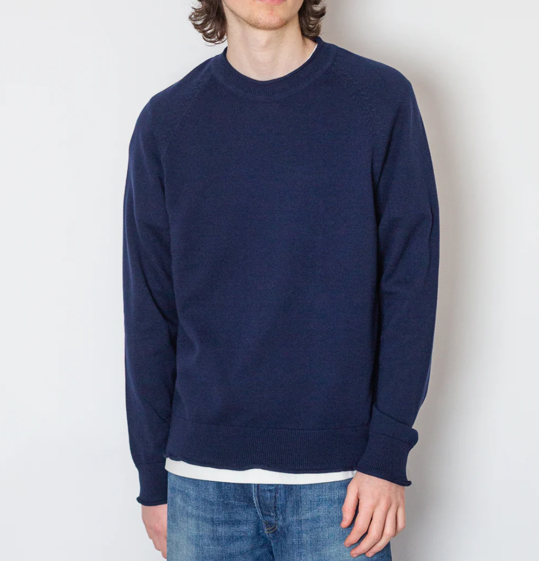 Close-up of Pittari USK 12GG shirt, showcasing detail in navy.