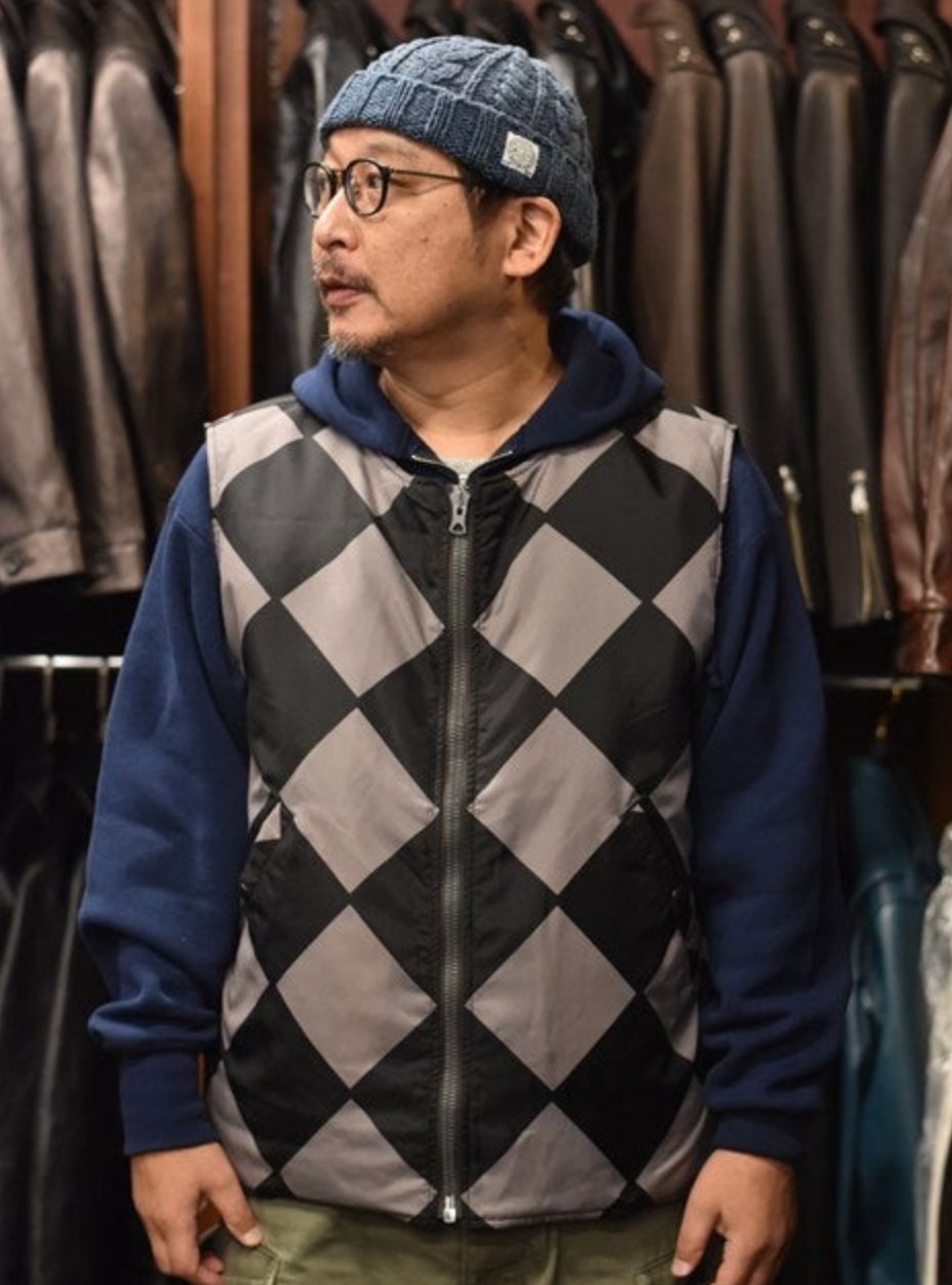 Buzz Rickson's Black Line Crewman Vest featuring reversible grey and black sides.