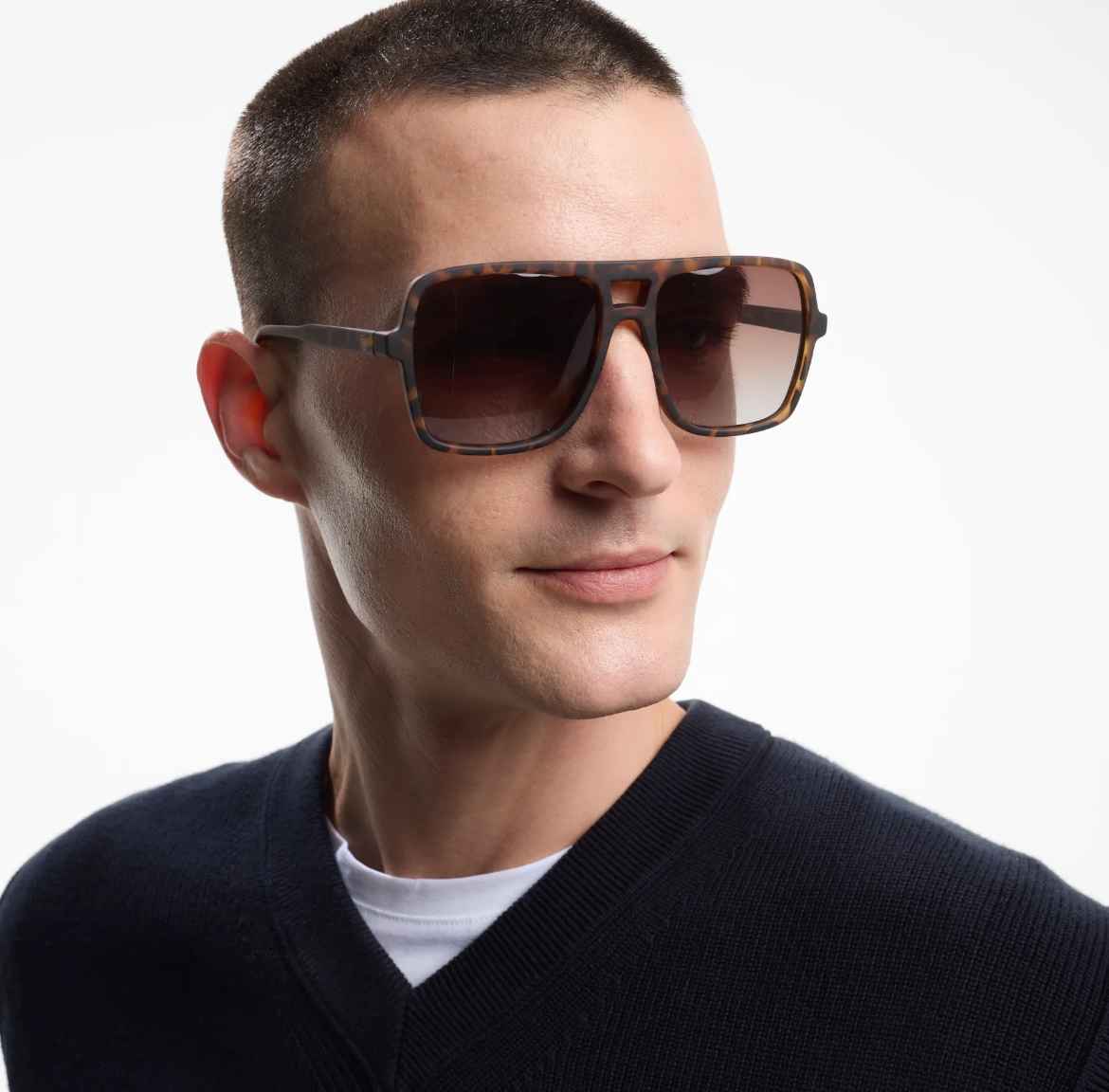 Matte-finished Jake Matte - Tortoise Sun sunglasses by Barner with TR-90 frame.