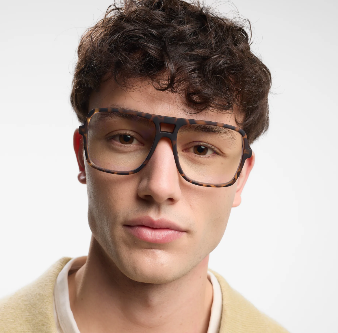 Flexible and unisex Barner Jake Matte Tortoise eyewear, tortoiseshell pattern.
